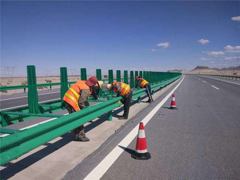 复兴高速公路护栏